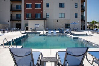 Promenade Commons in Rogers, AR - Foto de edificio - Building Photo