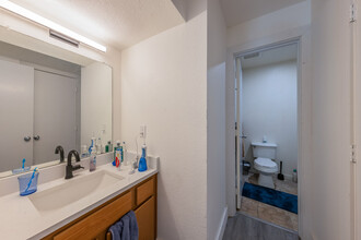 2818 Rio Grande St, Unit 201 in Austin, TX - Foto de edificio - Building Photo