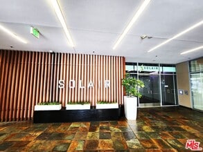 3785 Wilshire Blvd in Los Angeles, CA - Foto de edificio - Building Photo