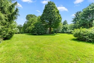 8 Old Pound Rd in Pound Ridge, NY - Building Photo - Building Photo