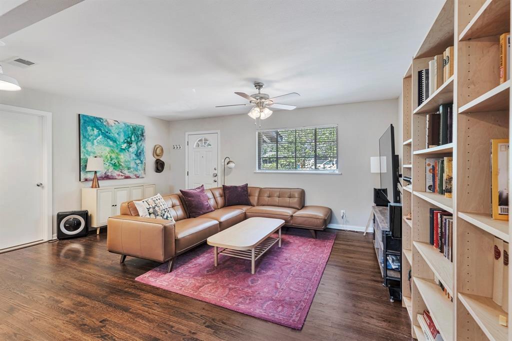 1715 W St Johns Ave in Austin, TX - Building Photo