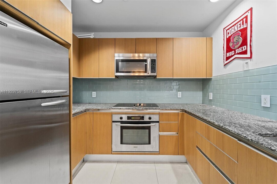 1010 SW 2nd Ave, Unit 1804 in Miami, FL - Building Photo