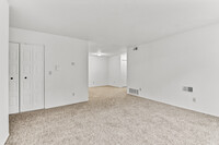 Fox Grove Apartments in Battle Creek, MI - Building Photo - Building Photo