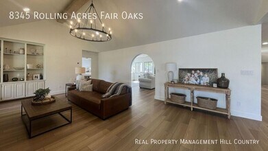 8345 Rolling Acres Trail in Fair Oaks Ranch, TX - Building Photo - Building Photo
