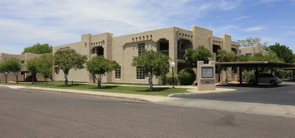 5402 E Windsor in Phoenix, AZ - Foto de edificio - Building Photo