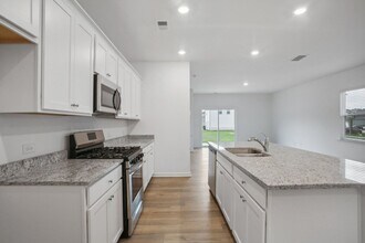 3853 Rustic Barn Wy in Loganville, GA - Foto de edificio - Building Photo