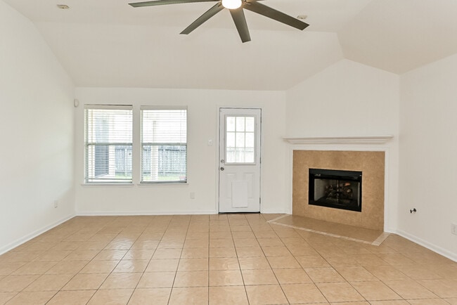 15207 Bentridge Dr in Houston, TX - Building Photo - Building Photo