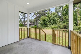 611 Bridgeview Dr in Onalaska, TX - Building Photo - Building Photo