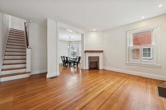 326 Dean St in West Chester, PA - Building Photo - Building Photo