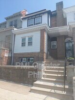 5902 Belmar St in Philadelphia, PA - Building Photo