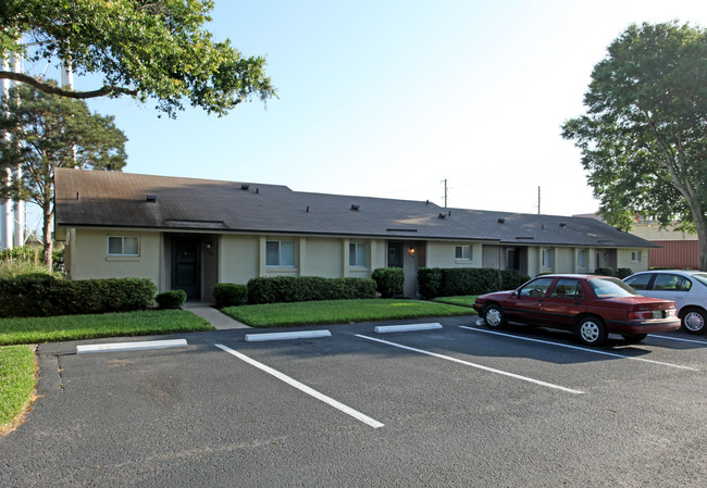 Pendry Villas in Eustis, FL - Foto de edificio - Building Photo