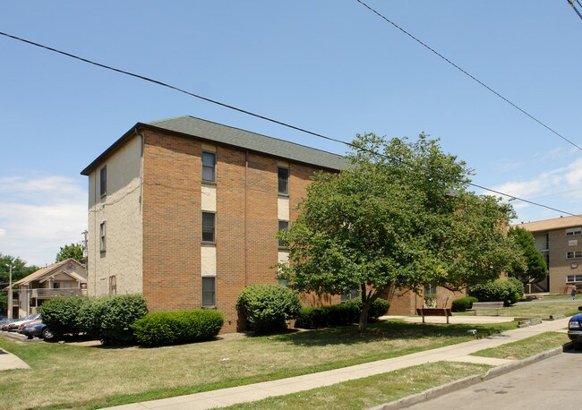 100 Chittenden Ave in Columbus, OH - Building Photo - Building Photo