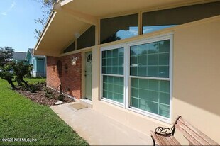 130 Southwind Cir in St. Augustine, FL - Building Photo