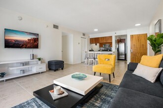 1200 Brickell Bay Dr, Unit 3124 The Club in Miami, FL - Foto de edificio - Building Photo