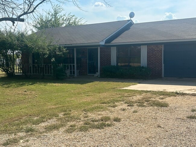 339 S Pleasant Hill Rd in Axtell, TX - Building Photo - Building Photo