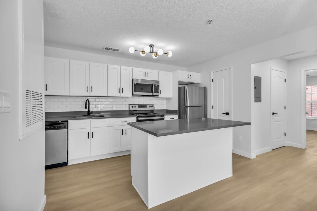 The Ariel - Beautifully Renovated! in Bowling Green, KY - Building Photo