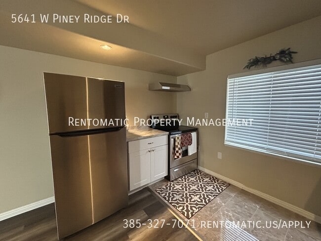 property at 5641 Piney Ridge Dr