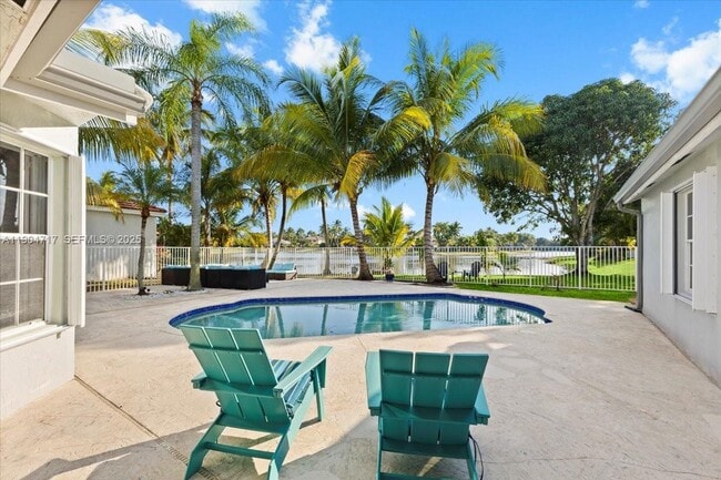 property at 642 Heritage Dr