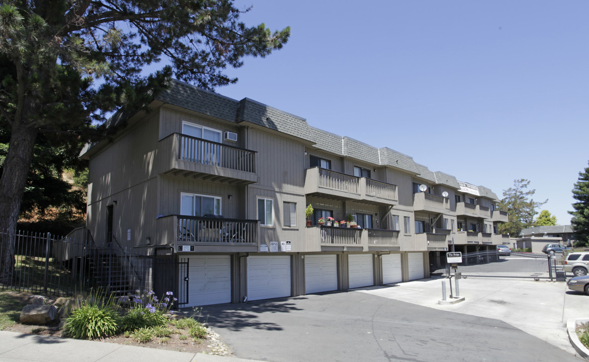 The Ridge Townhomes in Vallejo, CA - Building Photo