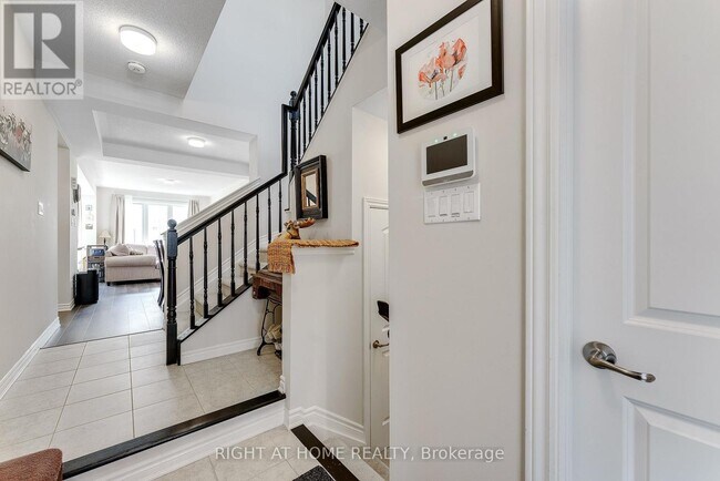 715 Derreen Ave in Ottawa, ON - Building Photo - Building Photo