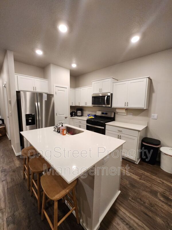 412 Lost Lake St NE in Salem, OR - Building Photo - Building Photo