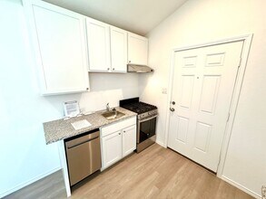 4239 Thalweg Way in San Antonio, TX - Building Photo - Building Photo