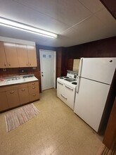 1074 Spring Bay Rd in East Peoria, IL - Building Photo - Building Photo