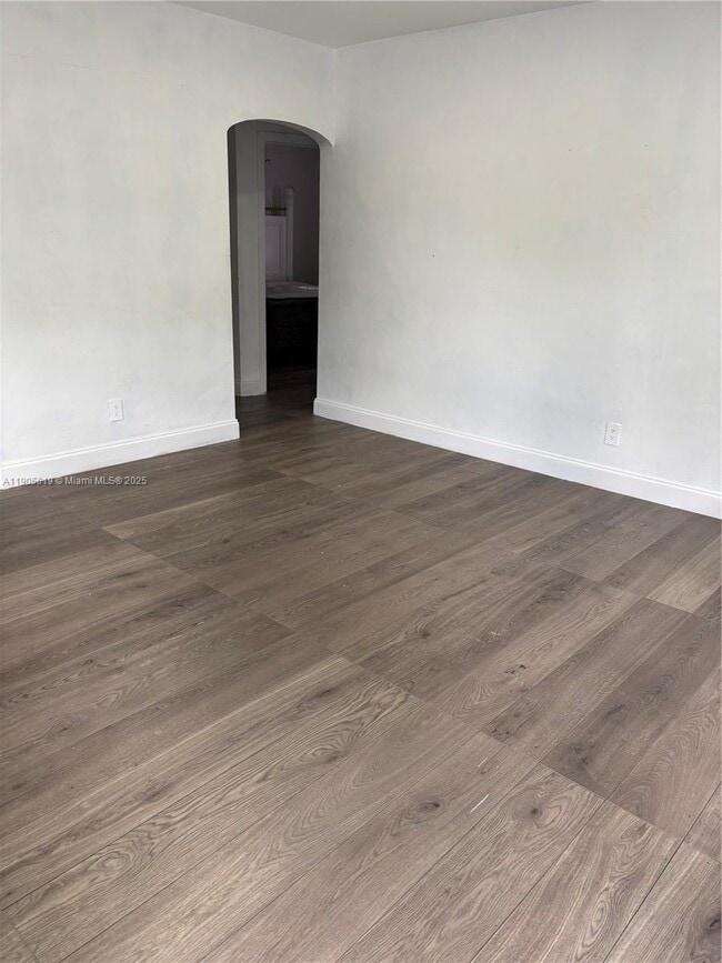 75 E 13th St in Hialeah, FL - Building Photo - Building Photo