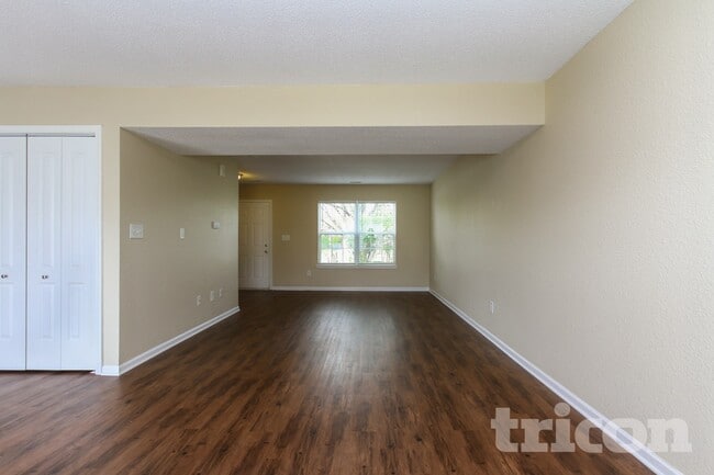 1745 Perry Commons Blvd in Indianapolis, IN - Foto de edificio - Building Photo