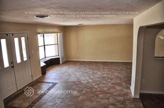 2401 24th Way in Sarasota, FL - Building Photo - Building Photo