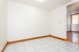 929 S English Ave in Indianapolis, IN - Foto de edificio - Building Photo