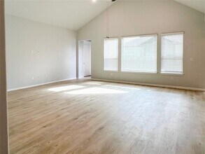 283 Eclipse Dr in Austin, TX - Foto de edificio - Building Photo