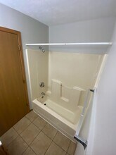 20a Paul St in Frostburg, MD - Foto de edificio - Building Photo