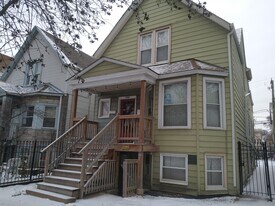 3707 N Kimball Ave in Chicago, IL - Building Photo