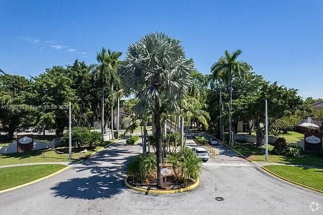 9277 SW 138th Pl in Miami, FL - Building Photo - Building Photo