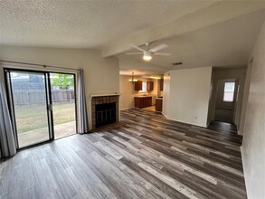 3902 Stonecroft Dr in Austin, TX - Building Photo - Building Photo
