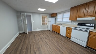 315 W Courtland Dr in Sanford, NC - Building Photo - Building Photo