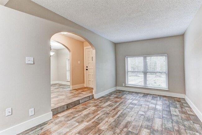 property at 1827 Riverwood Trail