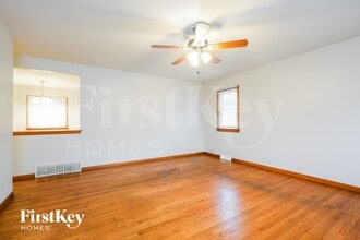 18523 Oak Ave in Lansing, IL - Building Photo - Building Photo