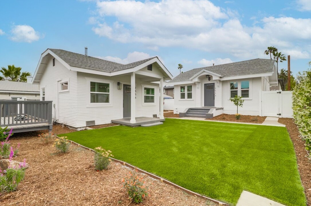 2556 B St in San Diego, CA - Foto de edificio