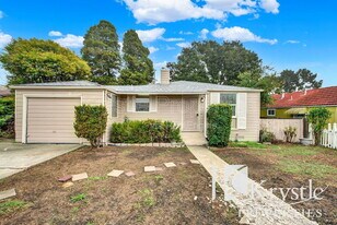 1047 Valle Vista Ave in Vallejo, CA - Building Photo