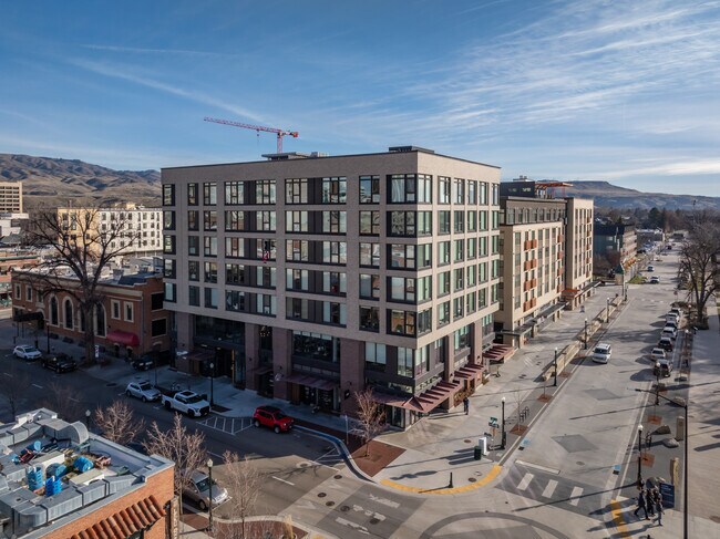 Thomas Logan Apartments in Boise, ID - Building Photo - Building Photo