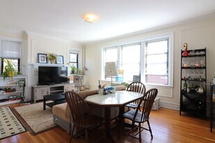 28 Park St, Unit 2 in Brookline, MA - Building Photo