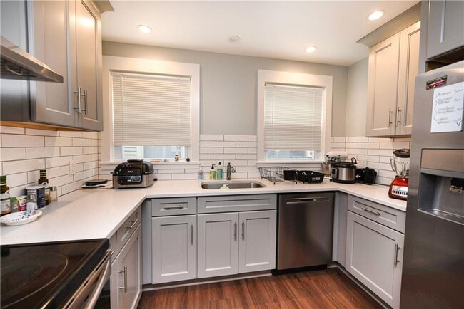 152 Rosedale St, Unit City glamour