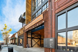 2212 Morris Ave, Unit 300 in Birmingham, AL - Foto de edificio - Building Photo