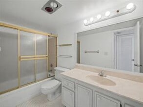 4800 Bayview Dr, Unit 606 in Fort Lauderdale, FL - Foto de edificio - Building Photo