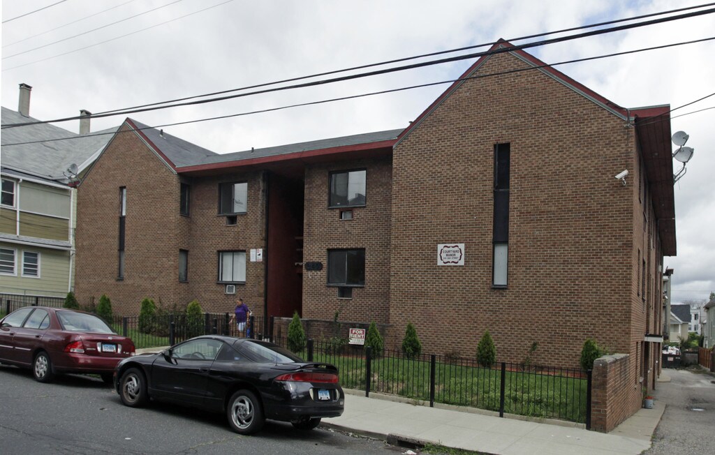 Courtyard Manor Apartments Bridgeport, CT Apartments For Rent