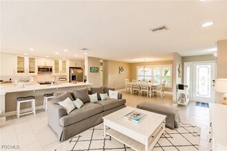 1424 Windsor Ct in Cape Coral, FL - Building Photo - Building Photo