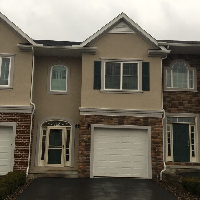 220 Wiltree Ct in State College, PA - Building Photo - Building Photo