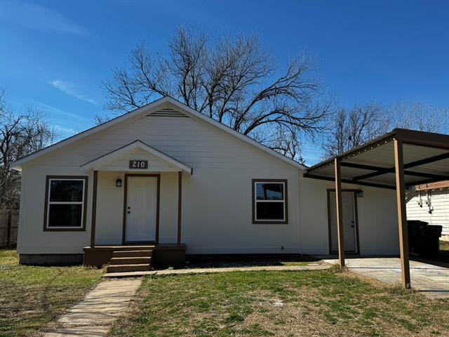 210 Reta Ave in Stephenville, TX - Building Photo